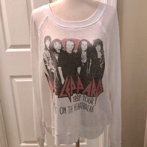 Def Leppard Bringing on the Heartbreak ‘92 Tour Shirt oversized style